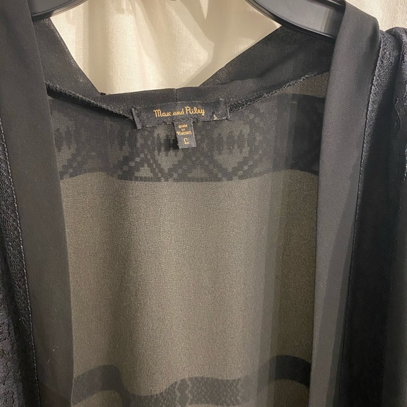 Never worn black lace kimono - Picture 2 of 4